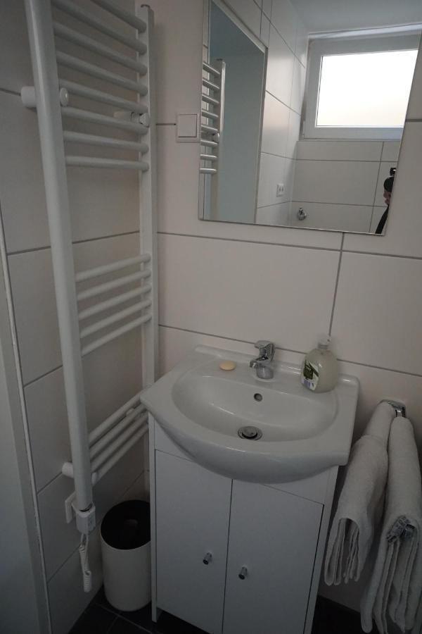 Neue Und Zentral Gelegene Wohnung In Stuttgart Ngoại thất bức ảnh